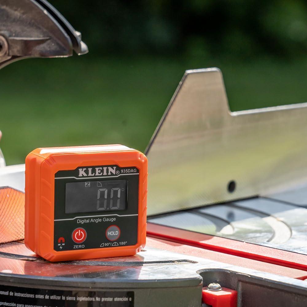 Digital Level and Angle Gauge — 0 to 90 and 0 to 180 Degree Ranges